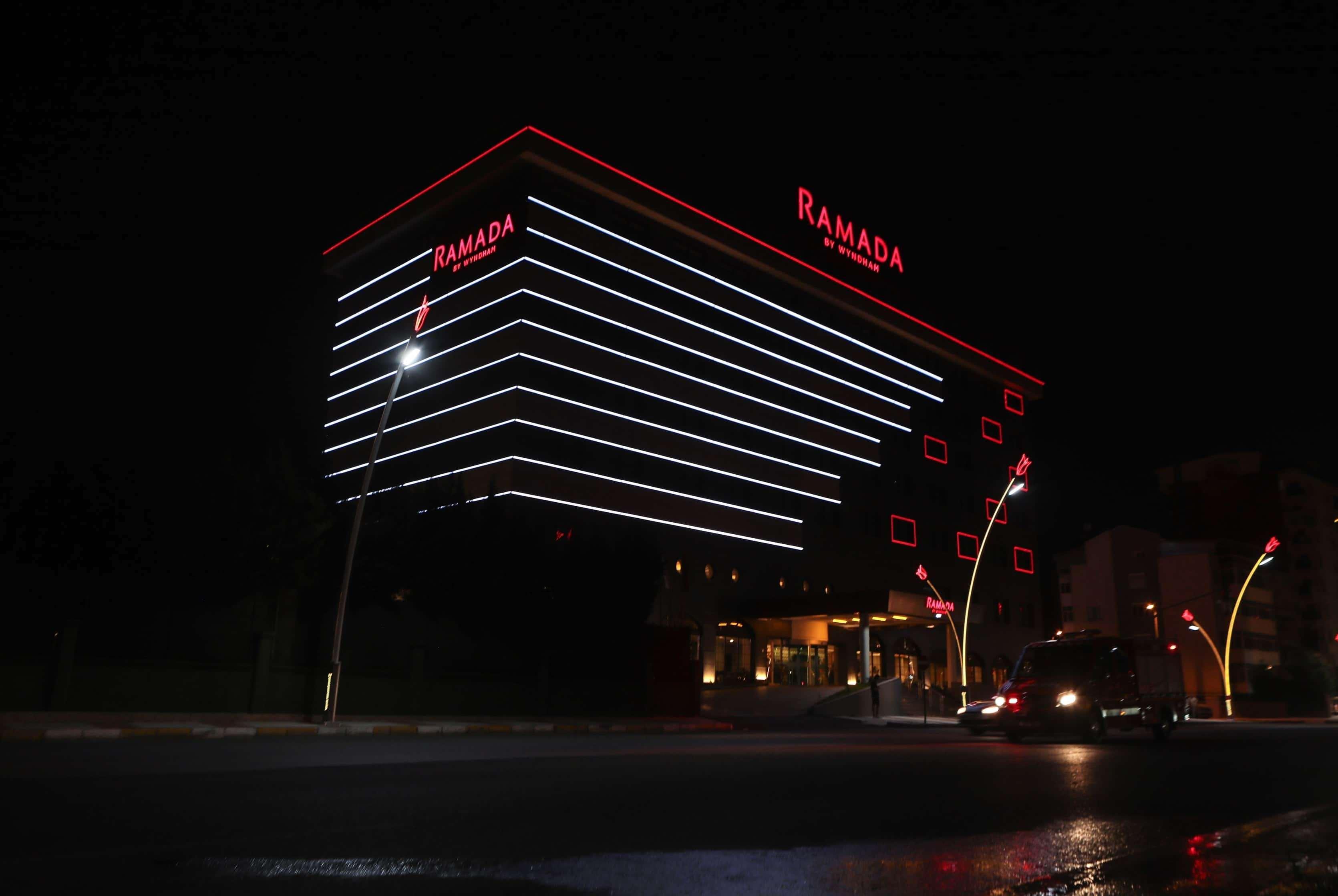 Ramada Usak Hotel Ngoại thất bức ảnh